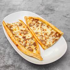Kavurmalı Pide
